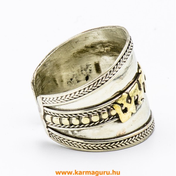 Széles gyűrű mantrával- ezüst színű
