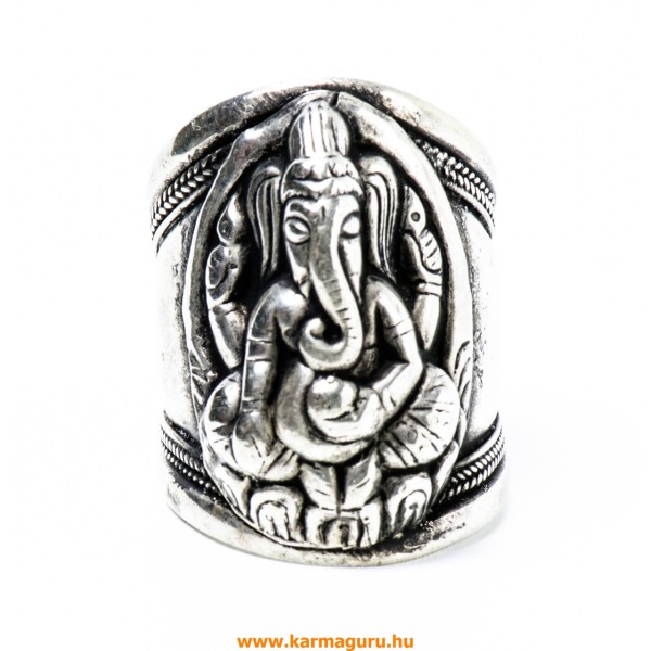 Ezüst színű vastag gyűrű Ganeshával