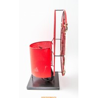 Piros, kerek asztali lámpa kövekkel, vesszőkkel- 35 cm