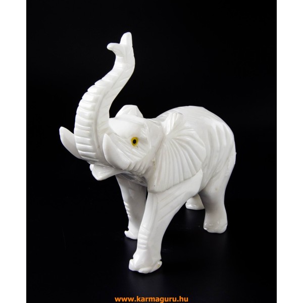 Emelt ormányú elefánt kőből faragott szobor - 22 cm
