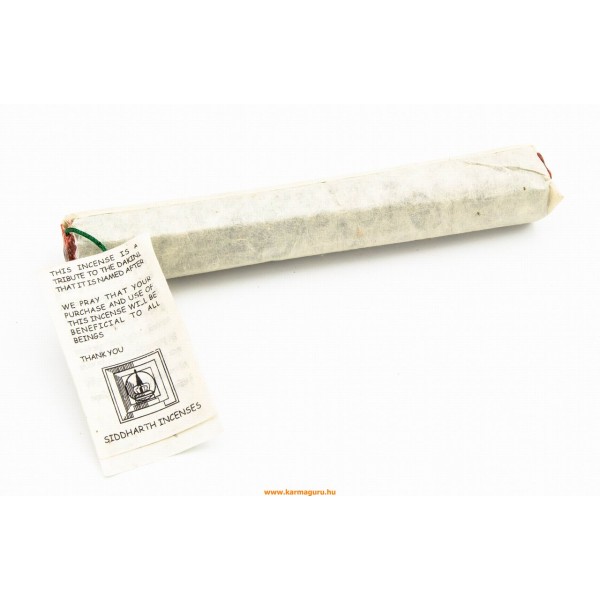 Dri-Chhap-Ma, az illatistennő füstölő,  mártott papírba csomagolva 